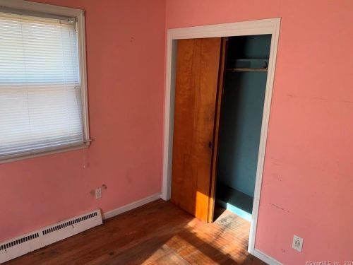 101 Ave, Windsor Locks CT 06096-2130 exterior