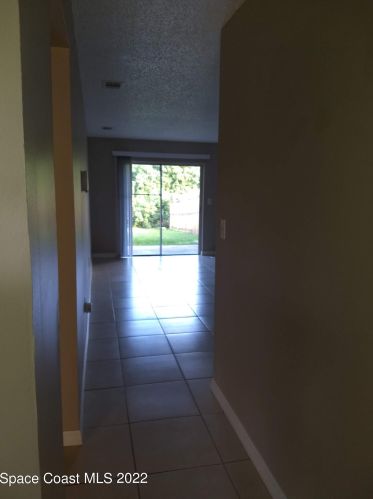 335 Country Lane Dr, Cocoa, FL 32926-5384