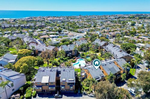 4009 Layang Layang Cir, Carlsbad CA  92008-4168 exterior