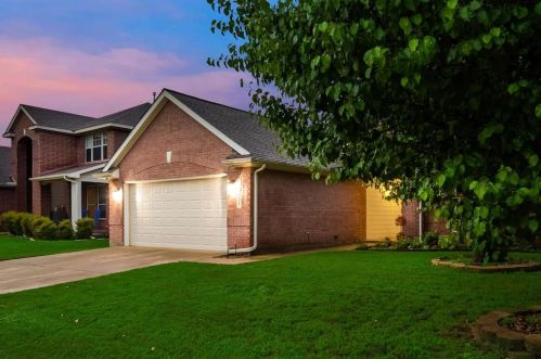 3621 Ranchman Blvd, Denton, TX 76210-3329