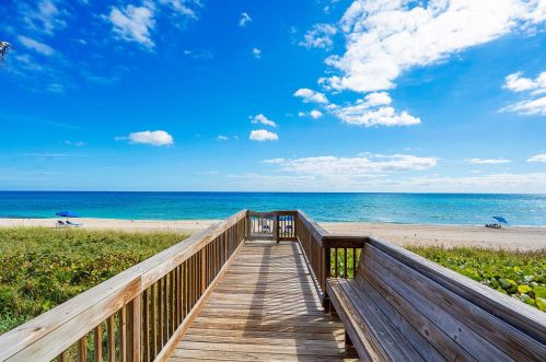 4001 Ocean Blvd, Delray Beach FL  33483-7509 exterior