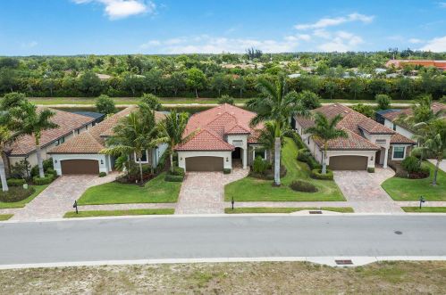 2878 Aviamar Cir, Naples FL  34114 exterior