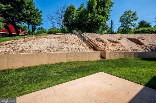 253 Pond Dr, Hockessin DE  19707-9241 exterior