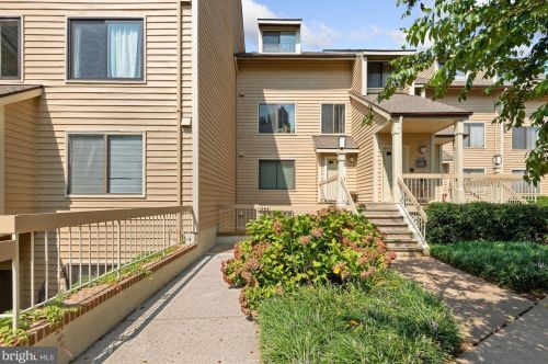 11244 Harbor Ct, Herndon, VA 20191-4350