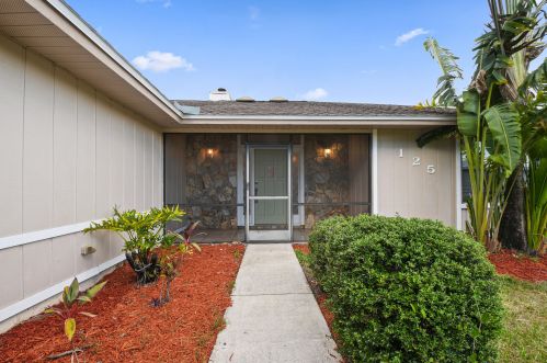 125 Whitmore Dr, Fort Pierce, FL 34984-3738