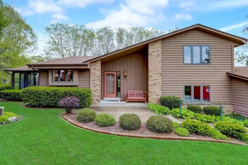 7100 Pheasant Ct, Waterford, WI 53185-1975