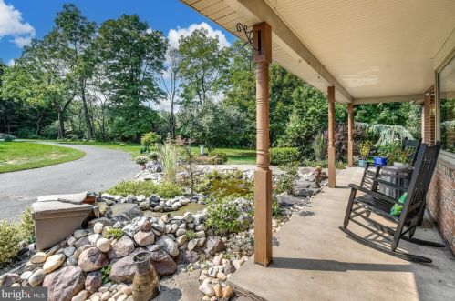 1955 Wind Hill Rd, Coopersburg, PA 18036-3418
