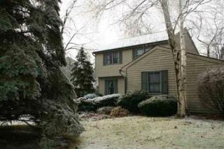 226 Woodscape Dr, Albany, NY 12203-5604