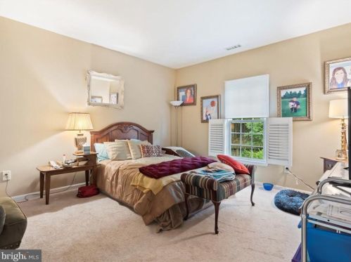 500 Wordsworth Cir, Purcellville VA  20132-3183 exterior