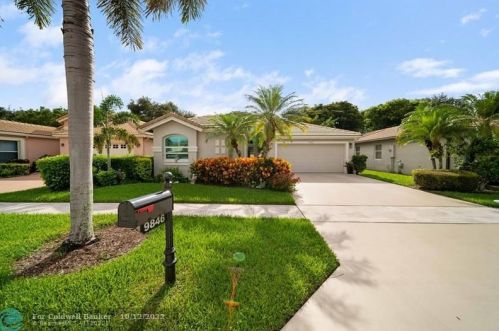9846 Harbour Lake Cir, Boynton Beach, FL 33437-3819