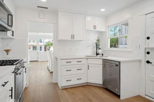 307 Fernando St, Newport Beach CA  92661-1236 exterior