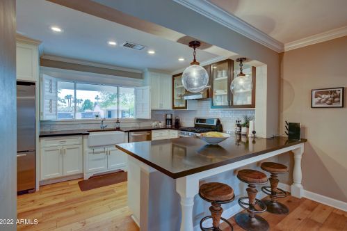 4314 Calle Redonda, Phoenix, AZ 85018-3734