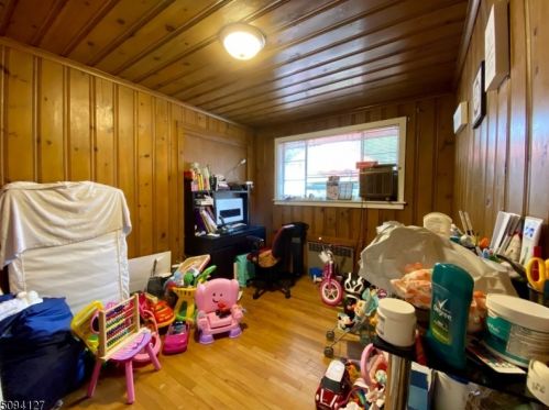 27 Union Ave, Nutley NJ  07110-3325 exterior