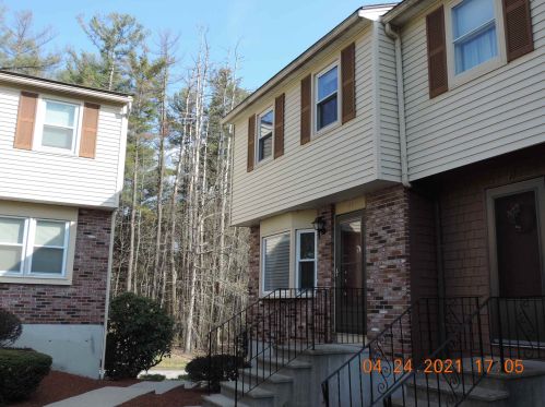 43 Stonegate Ln, Derry NH  03038-2566 exterior