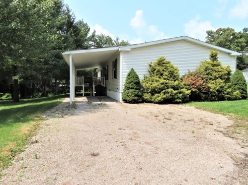 2 Kelly Dr, Beaver Falls, PA 15010-9757