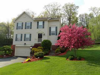 4033 Turnwood Ln, Moon Twp, PA 15108-9055