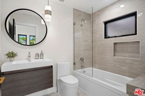 4709 Norwich Ave, Van Nuys CA  91403-2017 exterior