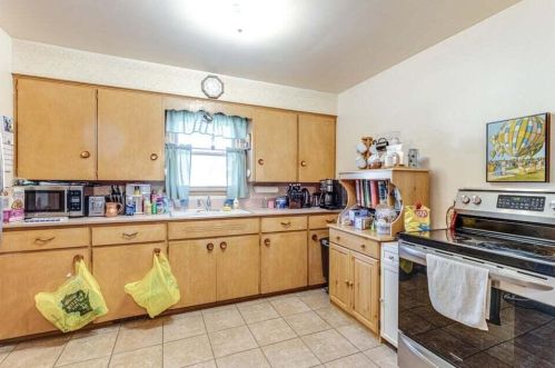 7518 37 Ave, Kenosha WI 53144-2122 exterior