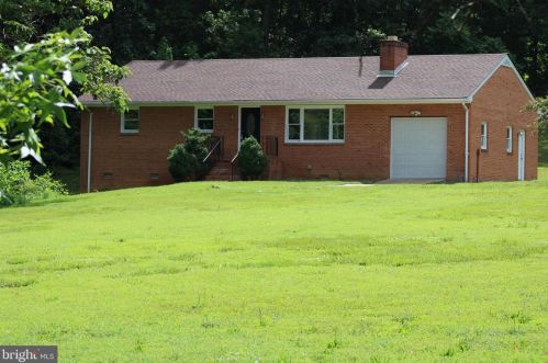 9085 James Madison Pkwy, Owens VA  22485-4903 exterior