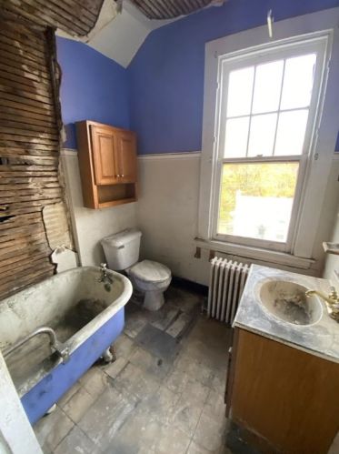 419 Maytide St, Pittsburgh PA  15227-1847 exterior