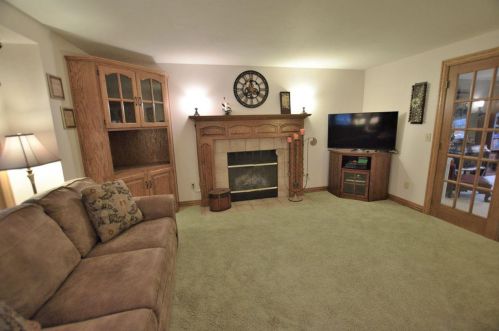 1720 Coronation Ct, Green Bay, WI 54313-9003
