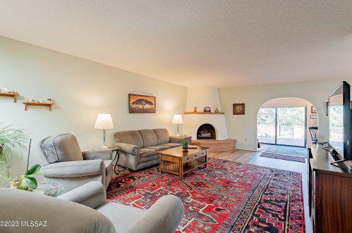 1072 Camino Urbano, Green Valley, AZ 85622-4802