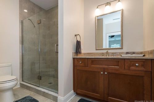18 Heron Pond Rd, Essex CT  06426-1466 exterior
