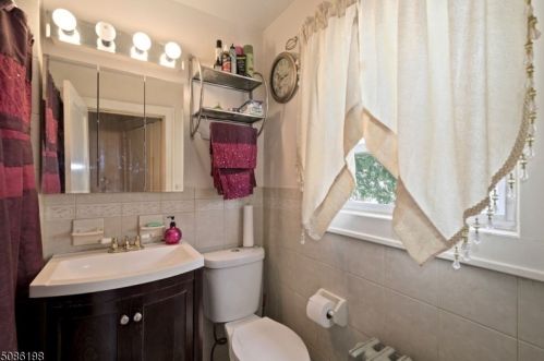 706 Drake Ave, Roselle NJ  07203-2218 exterior