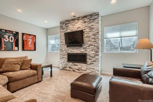 1140 Cook St, Denver CO 80205-5010 exterior