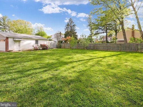 6917 Kingwood Dr, Falls Church VA  22042-3809 exterior