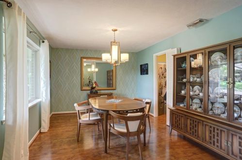 9905 Estate Ln, Dallas TX  75238-2130 exterior