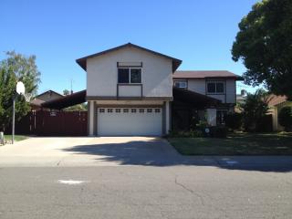 8929 Autumnwood Dr, Sacramento, CA 95826-4001