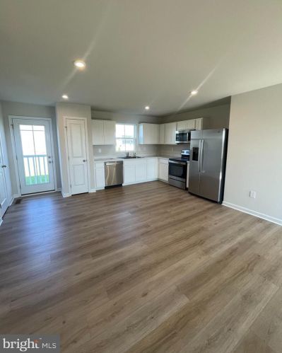 241 Pond View Ln, Seaford, DE 19973-7602