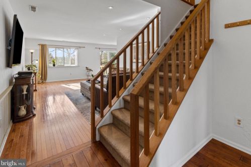 1628 Devon Ct, Yardley PA 19067-5741 exterior