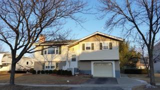 38 Hope St, Burlington, VT 05408-1013