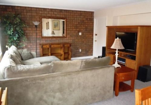 2 Main St, Lincoln RI  02802-1102 exterior