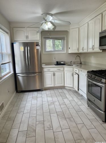 334 Eastwood Blvd, South Setauket, NY 11720-2545