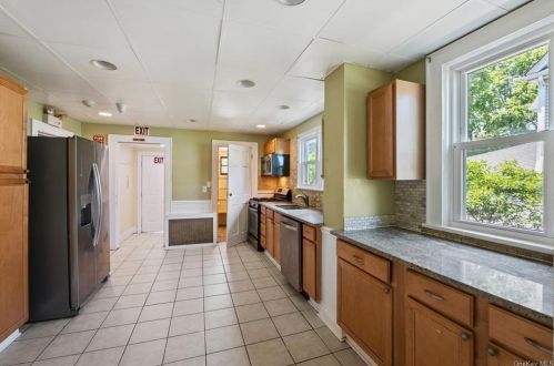 14 Oakwood Ave, White Plains NY  10605-1113 exterior