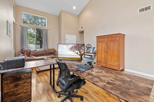 42092 Orange Blossom Dr, Temecula CA  92591-5542 exterior