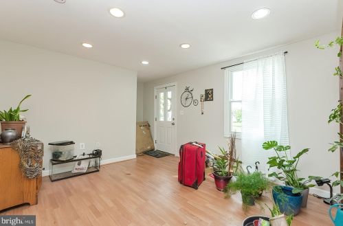 1057 Jefferson Ave, Charles Town WV  25414-1121 exterior