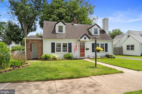 607 Hillcrest Ave, Yardley, PA 19067-2212