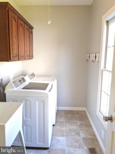 5936 Amber Ridge Rd, Haymarket VA  20169-2620 exterior