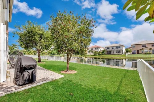 16392 29th St, Hollywood FL  33027-5221 exterior