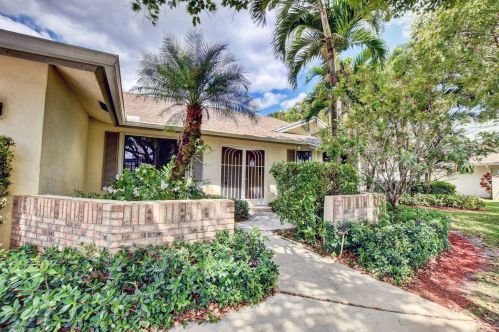 13691 Ishnala Cir, West Palm Beach, FL 33414-7804
