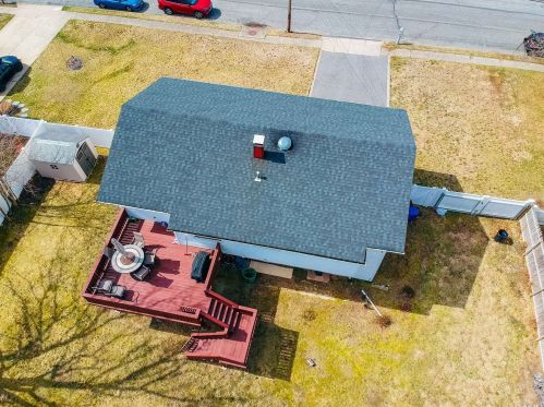 947 Montauk Ave, Islip Terrace NY  11752-1206 exterior