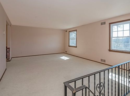202 Edgewood Dr, Canonsburg, PA 15317-3344
