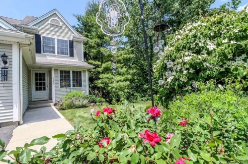 2006 Cypress Dr, Danbury, CT 06811-2685