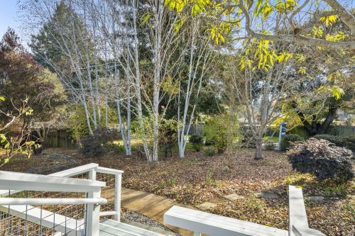 396 Pleasant Hill Rd, Sebastopol CA  95472-4020 exterior