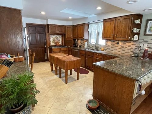 128 Pound Rd, Cumberland RI  02864-2706 exterior