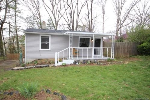 122 Arnold Rd, Asheville, NC 28805-2101